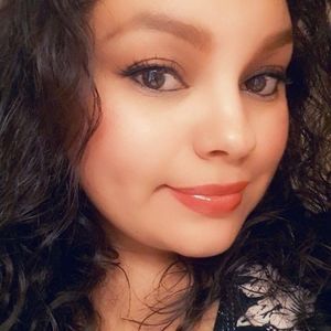 Meet your Posher, Esmeralda